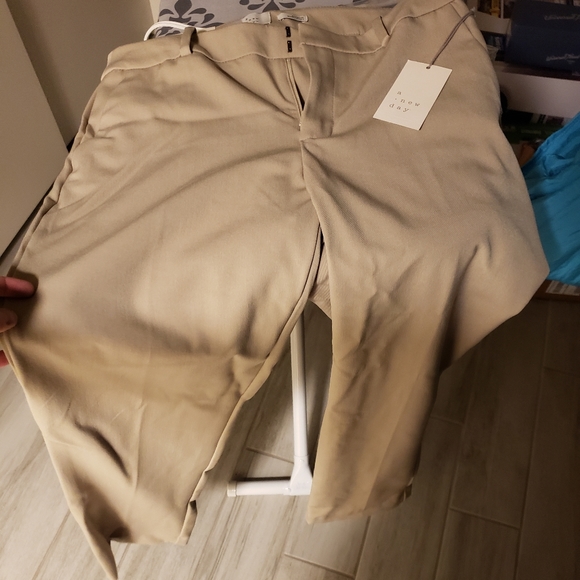A.N.D. Khaki Pants from Target - Picture 5 of 10